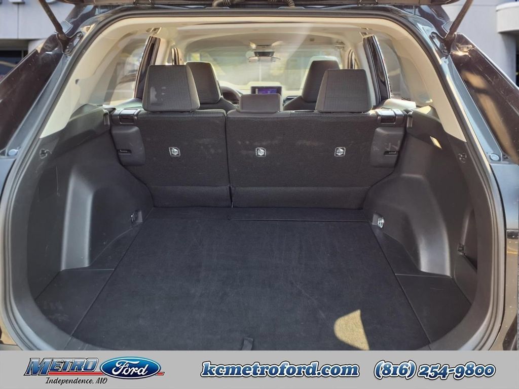 Used 2025 Toyota RAV4 LE AWD/4WD image 29