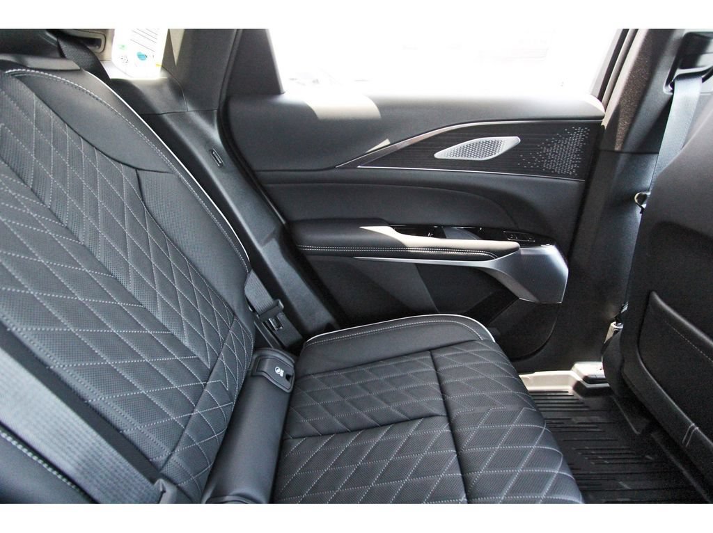 New 2027 Cadillac Lyriq Signature Luxury w/ Nappa Leather Package AWD/4WD image 11