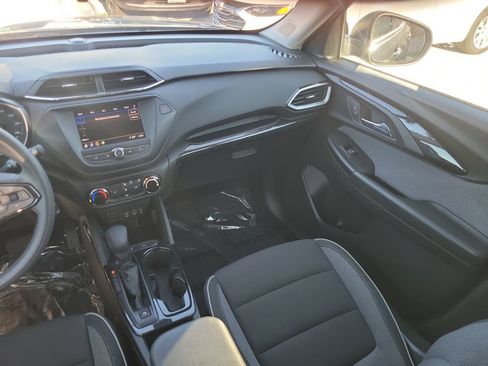Used 2021 Chevrolet TrailBlazer LS FWD image 13