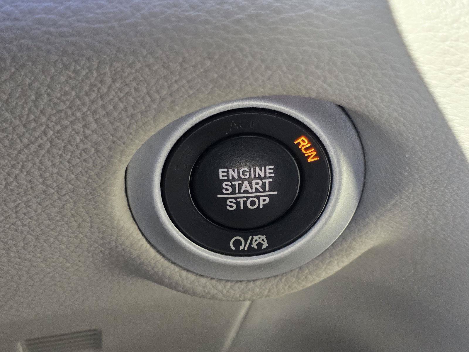 Used 2021 Chrysler Pacifica Touring-L FWD image 14