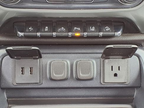 Used 2019 Chevrolet Silverado 2500 LTZ image 30