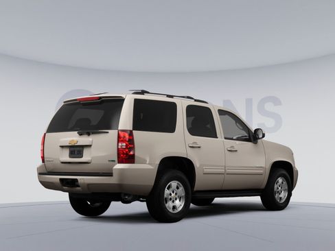 Used 2016 Chevrolet Tahoe LS w/ All-Season Package AWD/4WD image 4