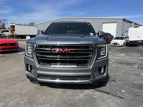 Used 2023 GMC Yukon XL SLT image 8
