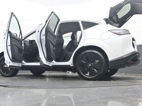 Certified 2025 Nissan Murano SV image 42