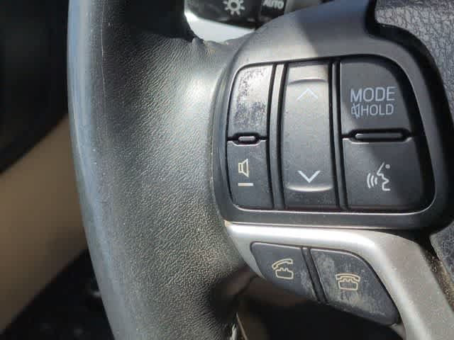 Used 2016 Toyota Highlander XLE AWD/4WD image 26