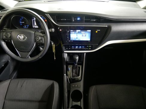 Used 2017 Toyota Corolla iM image 10