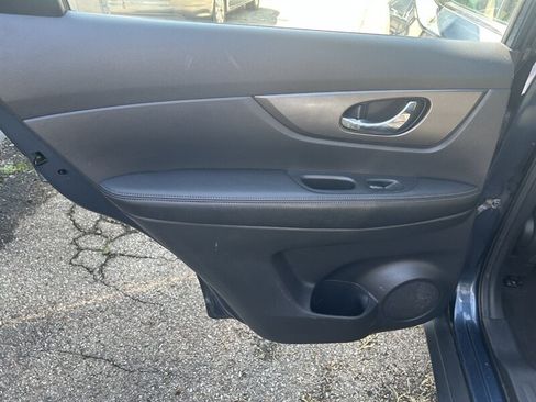 Used 2016 Nissan Rogue S AWD/4WD image 31