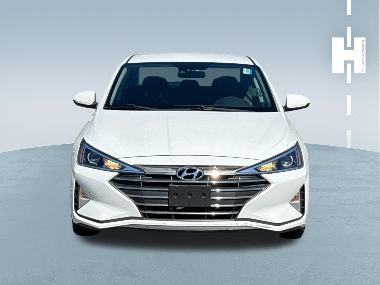 Used 2020 Hyundai Elantra SE w/ Cargo Package (C1) FWD image 2
