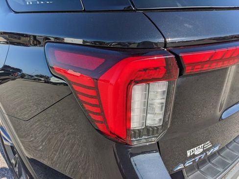 Used 2025 Ford Explorer Active w/ Active Comfort Package image 11