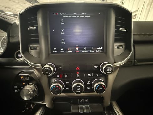 Used 2020 RAM 1500 Laramie image 32