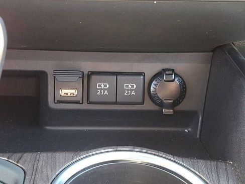 Certified 2021 Toyota Highlander Limited AWD/4WD image 18
