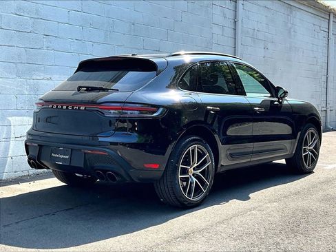 Certified 2026 Porsche Macan AWD/4WD image 17