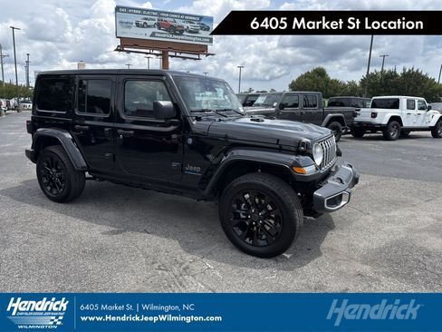 Certified 2025 Jeep Wrangler Unlimited Sahara w/ Safety Group AWD/4WD image 1