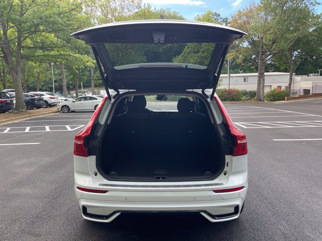Certified 2024 Volvo XC60 B5 Core w/ Climate Package AWD/4WD image 16