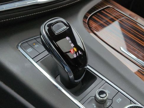 Used 2023 Cadillac Escalade Premium Luxury image 36