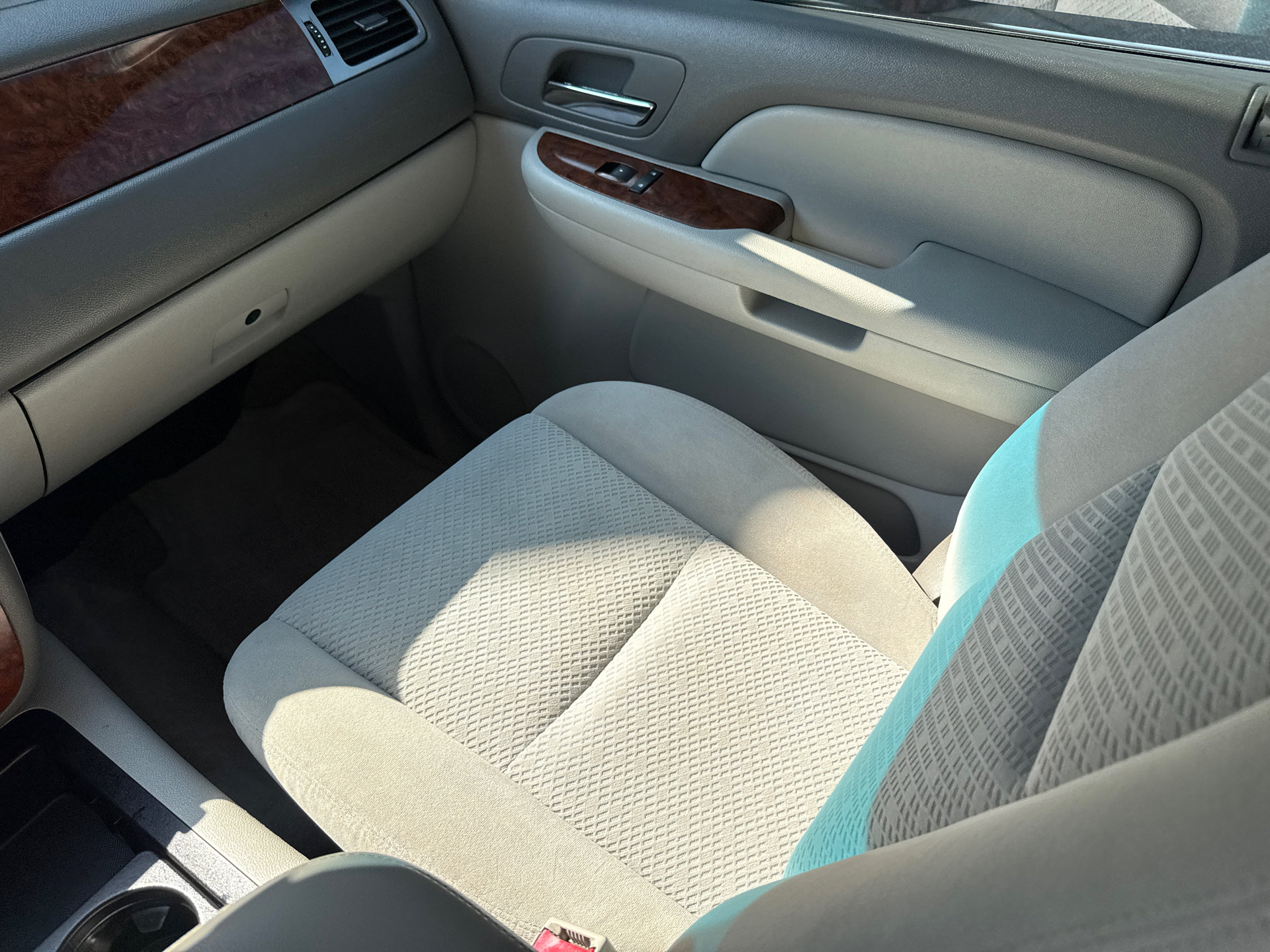Used 2007 Chevrolet Suburban LT w/ 1LT Special Edition RWD image 16