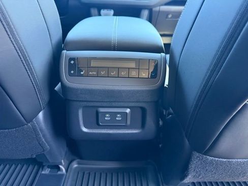 New 2026 Nissan Pathfinder SL image 26