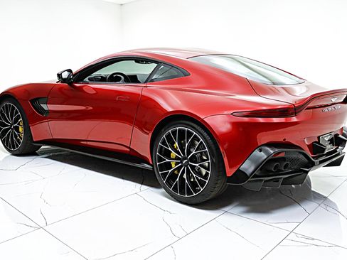 Used 2023 Aston Martin V8 Vantage Coupe RWD image 7
