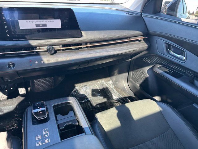 Used 2024 Nissan Ariya AWD image 19