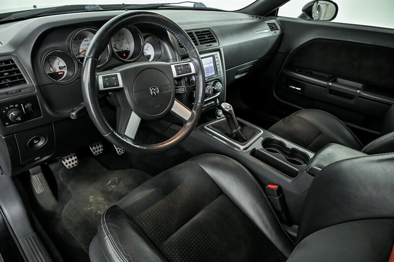 Used 2010 Dodge Challenger SRT8 RWD image 14