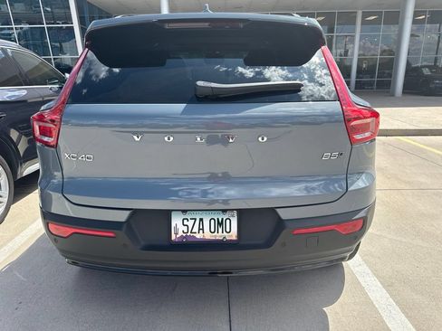 Used 2023 Volvo XC40 B5 Ultimate w/ Protection Package Premier AWD/4WD image 9