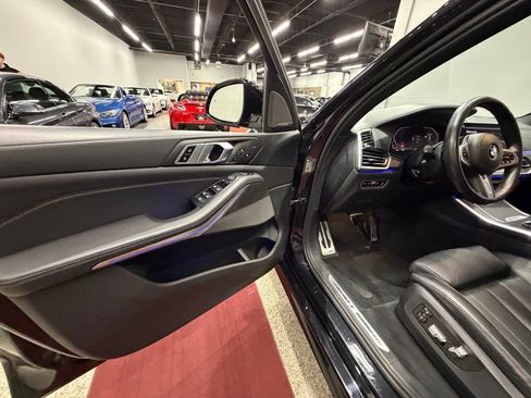 Used 2020 BMW X5 xDrive40i w/ M Sport Package AWD/4WD image 19