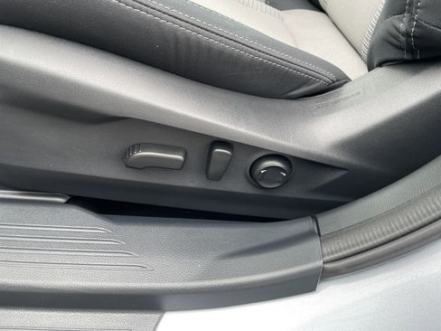 Used 2025 Subaru Outback Premium image 14