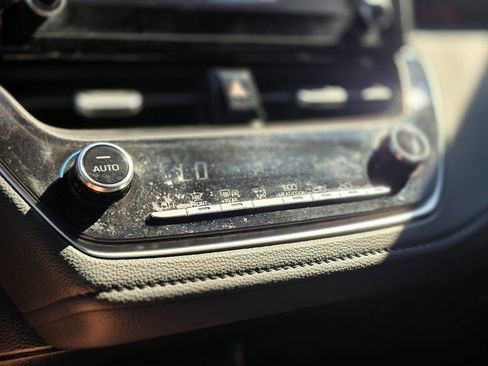 Used 2020 Toyota Corolla SE w/ SE Premium Package image 30