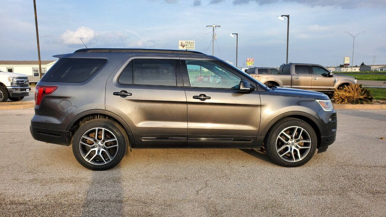 Used 2018 Ford Explorer Sport w/ Equipment Group 401A AWD/4WD image 6