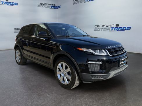 Used 2018 Land Rover Range Rover Evoque SE image 3
