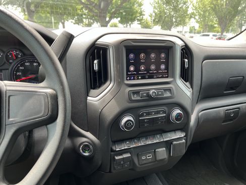 Used 2025 Chevrolet Silverado 1500 Custom Trail Boss AWD/4WD image 31