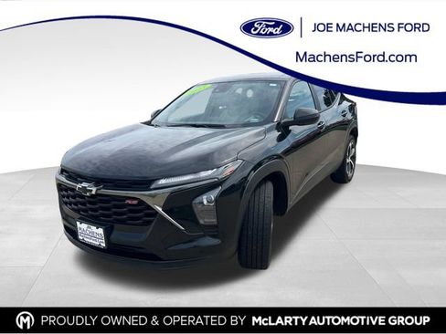 Used 2025 Chevrolet Trax RS w/ Driver Confidence Package FWD image 1