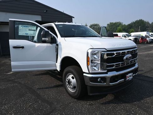 New 2025 Ford F350 XL w/ XL Chrome Package AWD/4WD image 29