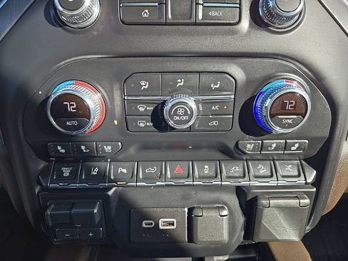 Used 2022 GMC Sierra 2500 Denali image 28