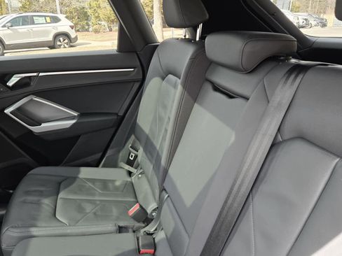 Used 2019 Audi Q3 2.0T Premium image 15