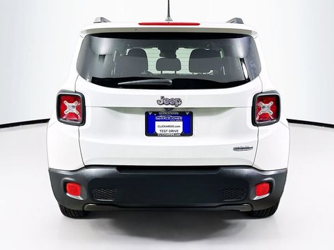 Used 2017 Jeep Renegade Altitude FWD image 15