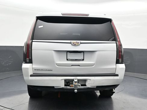 Used 2019 Cadillac Escalade ESV Premium Luxury RWD image 4