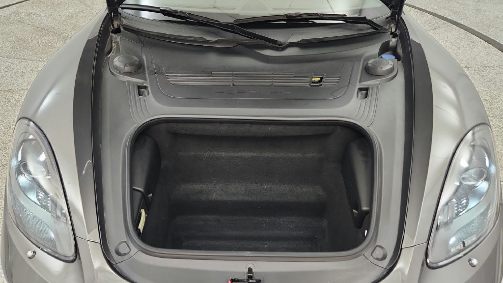Used 2017 Porsche 718 Boxster RWD image 18