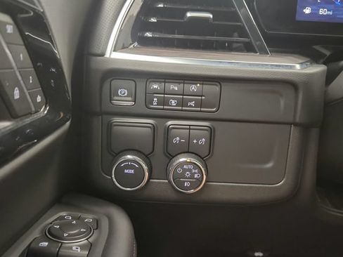 Used 2025 Chevrolet Tahoe Premier RWD image 55