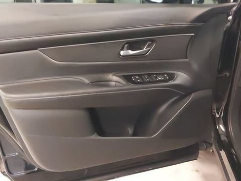 Used 2025 Nissan Murano SV AWD/4WD image 25