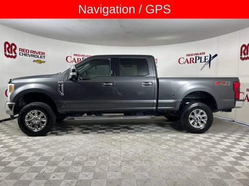 Used 2018 Ford F250 XLT w/ XLT Premium Package AWD/4WD image 4