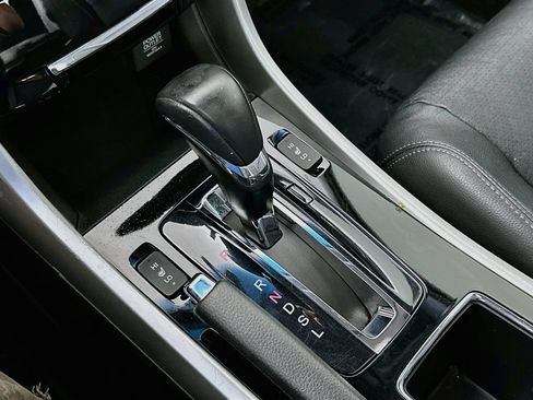 Used 2017 Honda Accord EX-L image 19