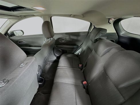 Used 2018 Honda HR-V EX image 11