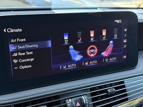 Used 2022 Lexus LS 500 w/ Interior Upgrade Package RWD image 4