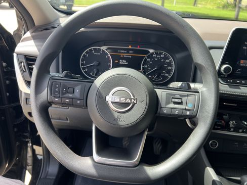 Used 2023 Nissan Rogue SV FWD image 15