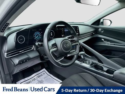 Used 2021 Hyundai Elantra SEL w/ Convenience Package FWD image 12