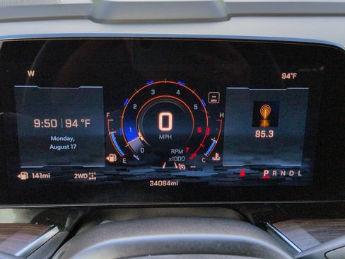 Used 2025 Chevrolet Tahoe Premier AWD/4WD image 22