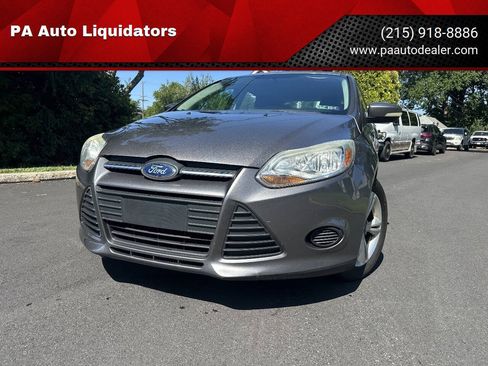 Used 2013 Ford Focus SE w/ SE Winter Pkg FWD image 1