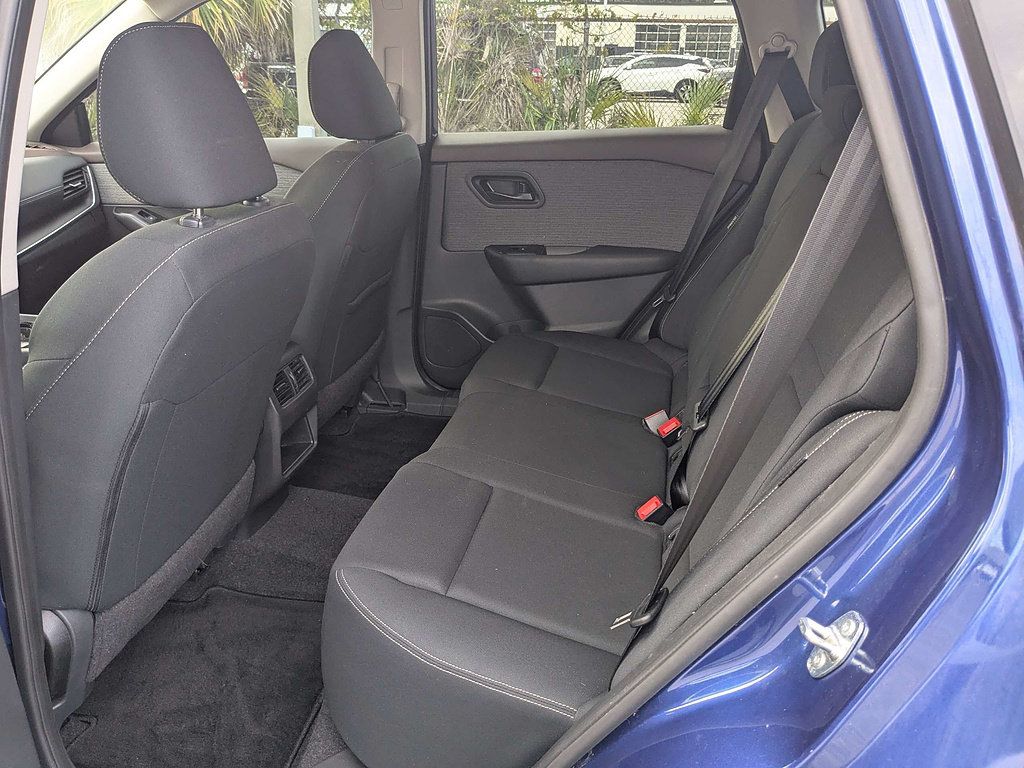 Used 2023 Nissan Rogue S FWD image 15