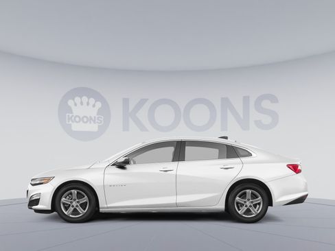 Used 2024 Chevrolet Malibu LS w/ Driver Confidence Package FWD image 2